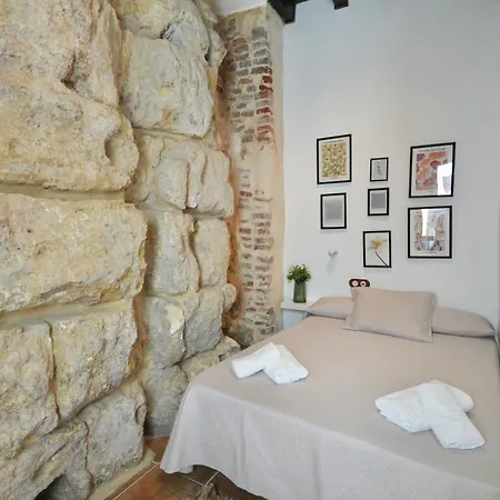 Appartement Romero 2 *